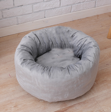 Load image into Gallery viewer, Round Cozy Cat Bed and Blanket
